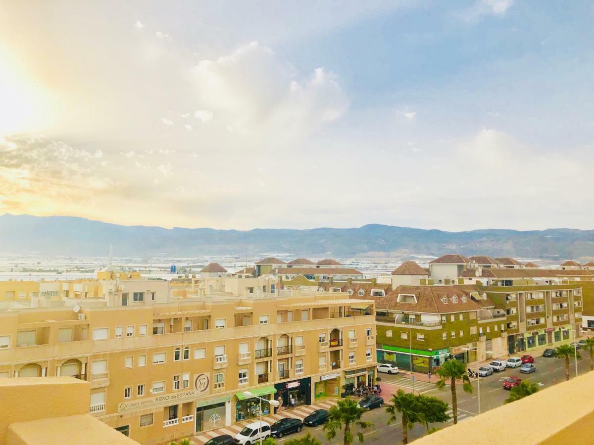 Atico Deluxe Entre Centro Y Playa Salinas Con Terraza, Wifi, Piscina Climatizada, Gym, Sauna Y Garaje -Smart Tv Roquetas de Mar Dış mekan fotoğraf