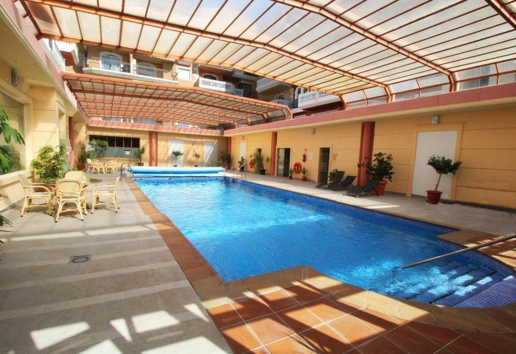 Atico Deluxe Entre Centro Y Playa Salinas Con Terraza, Wifi, Piscina Climatizada, Gym, Sauna Y Garaje -Smart Tv Roquetas de Mar Dış mekan fotoğraf